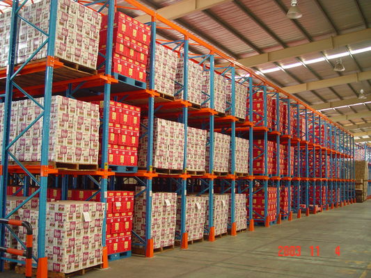 สแตนเลส ดริเวจในพัลเล็ต Racking ประหยัดพื้นที่ Racking อุตสาหกรรม Stacking