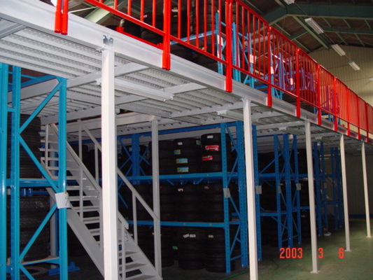 500kg-2000kg/ชั้น ความจุ ระบบเร็ก Mezzanine สําหรับการเก็บอุตสาหกรรม
